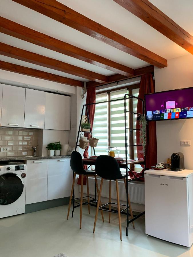 The-Point Lovely Studio In Center Of Bucureşti Eksteriør bilde